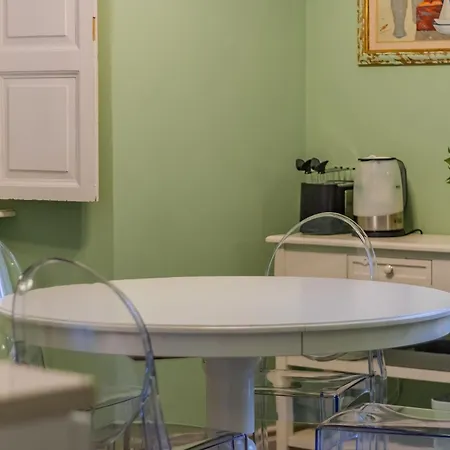 Cavour Charming Terrace Апартаменты *