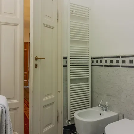 Cavour Charming Terrace Апартаменты