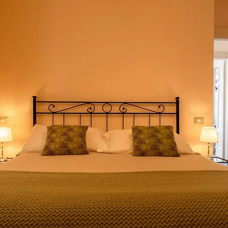 Cavour Charming Terrace Апартаменты *