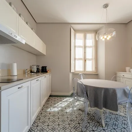 Cavour Charming Terrace * Белладжо